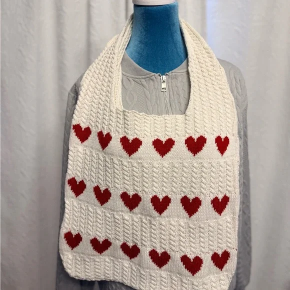 Cream Crochet Bag With Red  Heart Patterned  NWOT - Picture 2 of 5